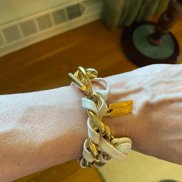 Coach leather toggle bracelet - Picture 2 of 10
